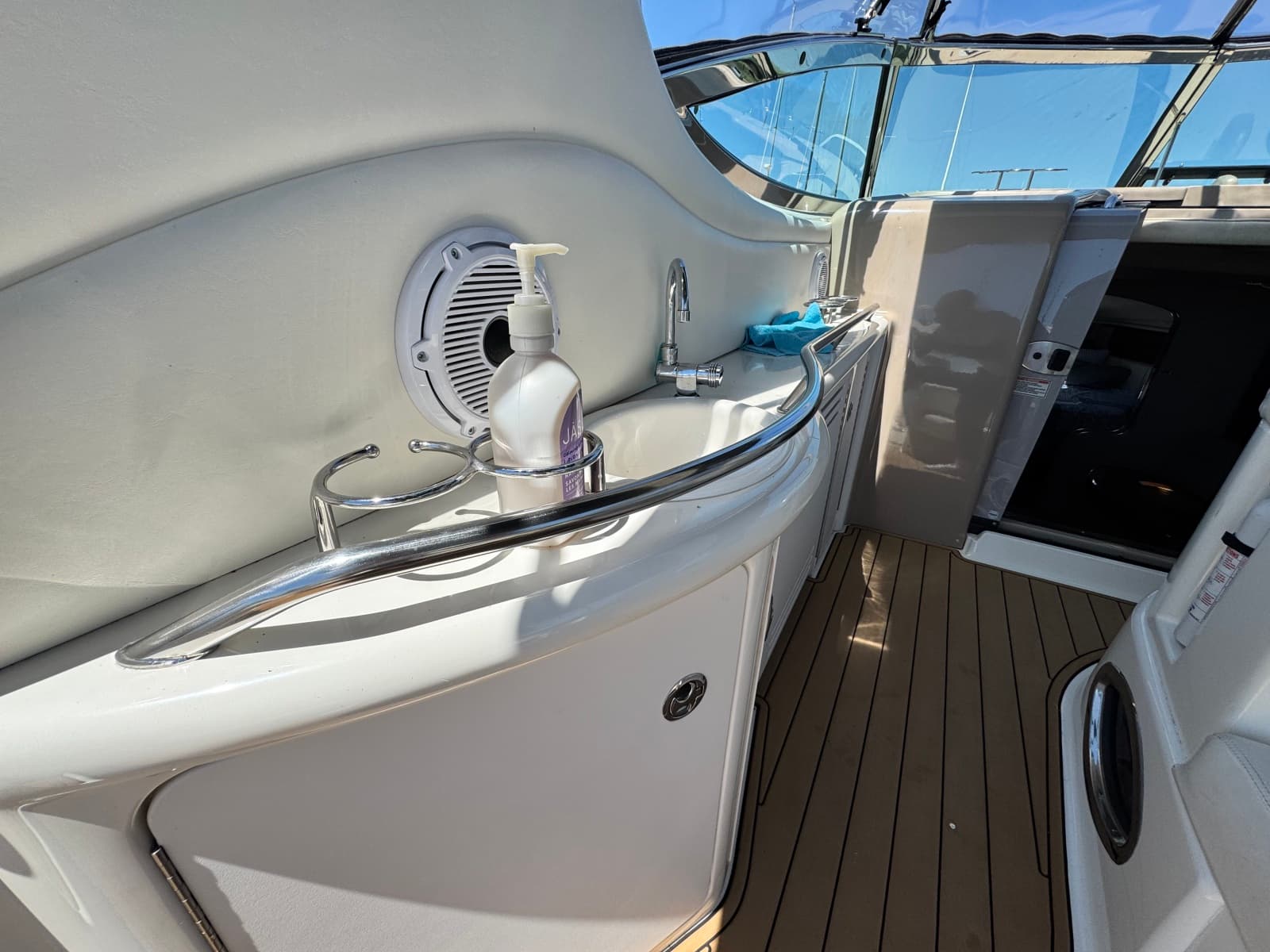 2003 Sea Ray 360 Sundancer - Photo 10