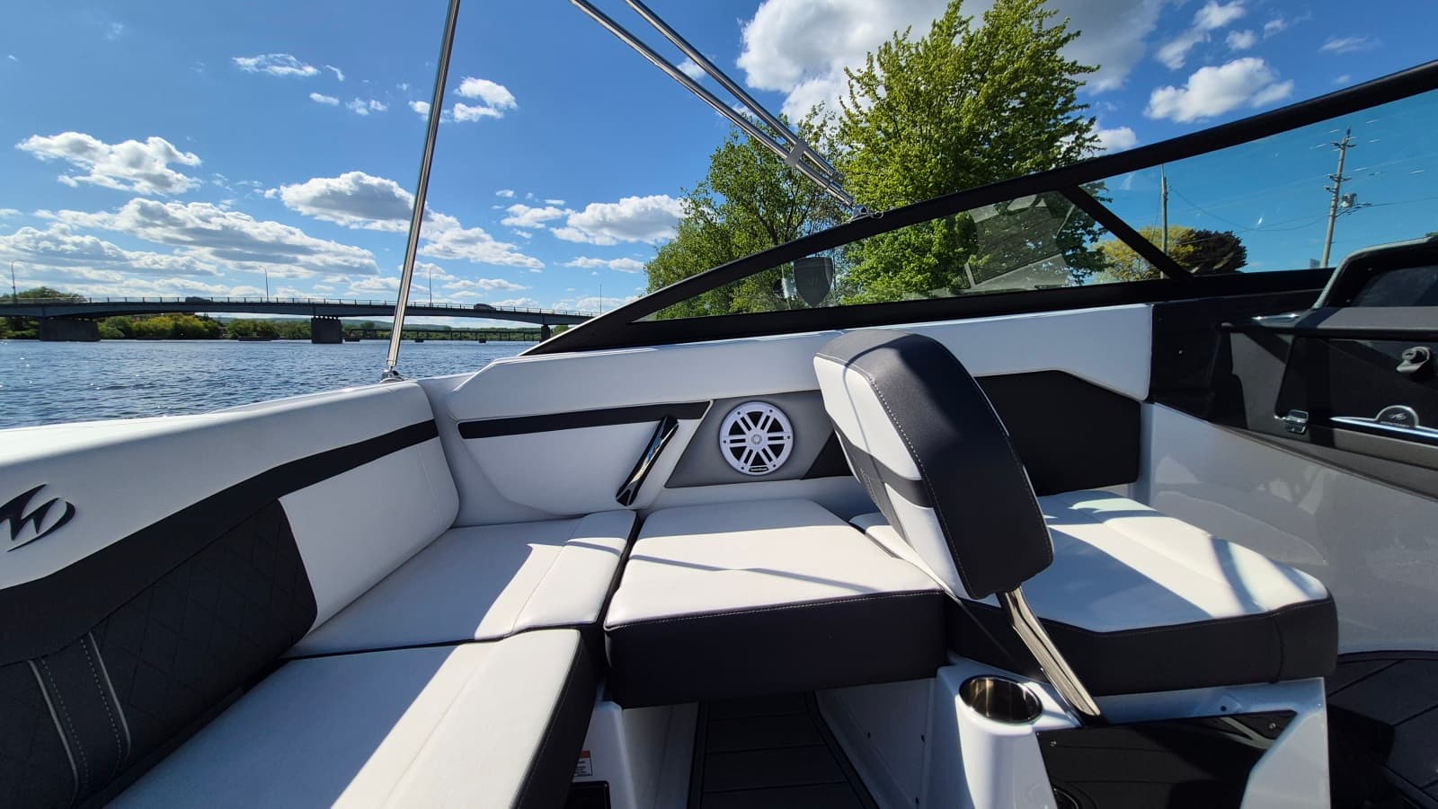 2022 Monterey M20 - Photo 20