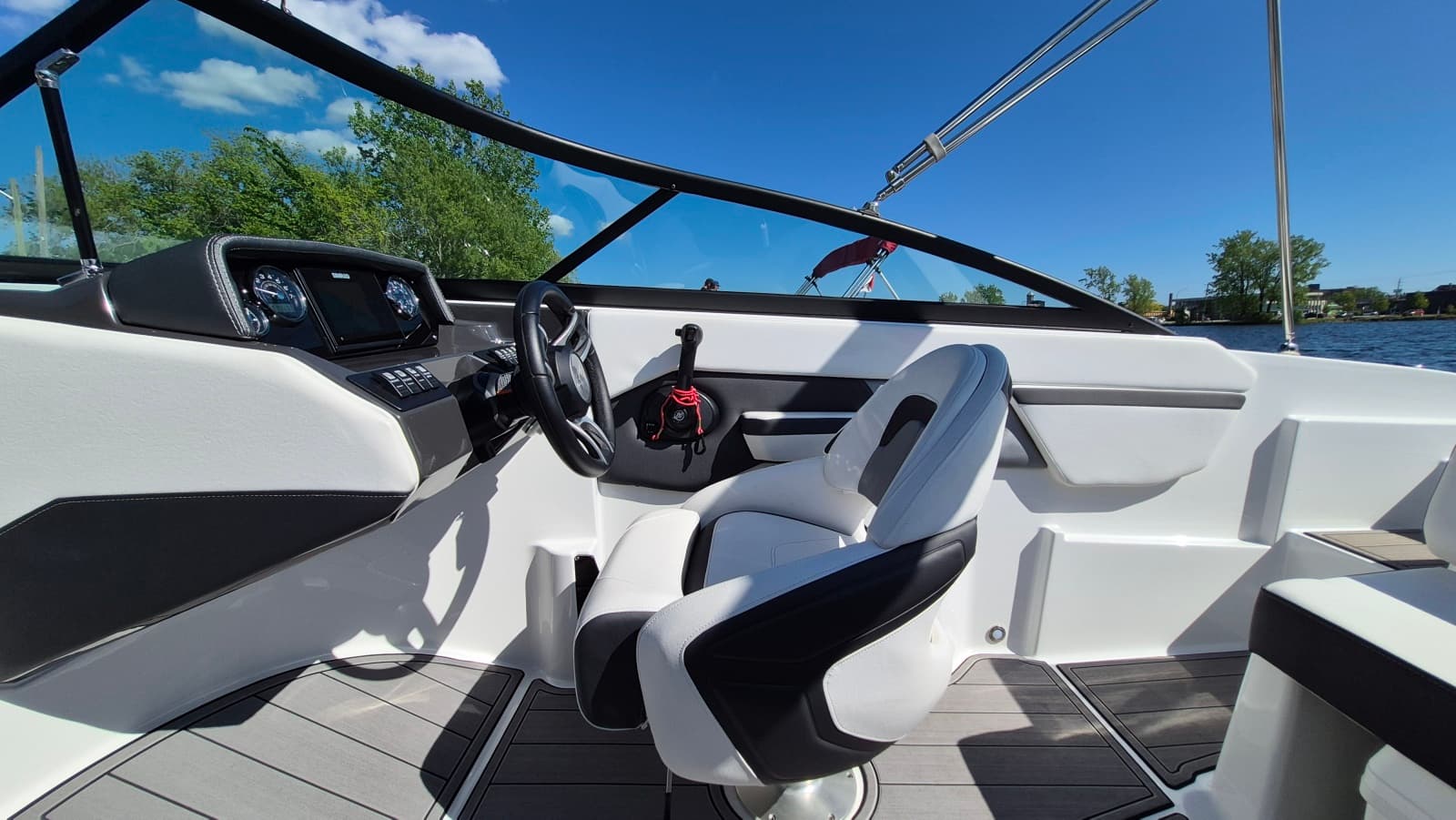 2022 Monterey M20 - Photo 25