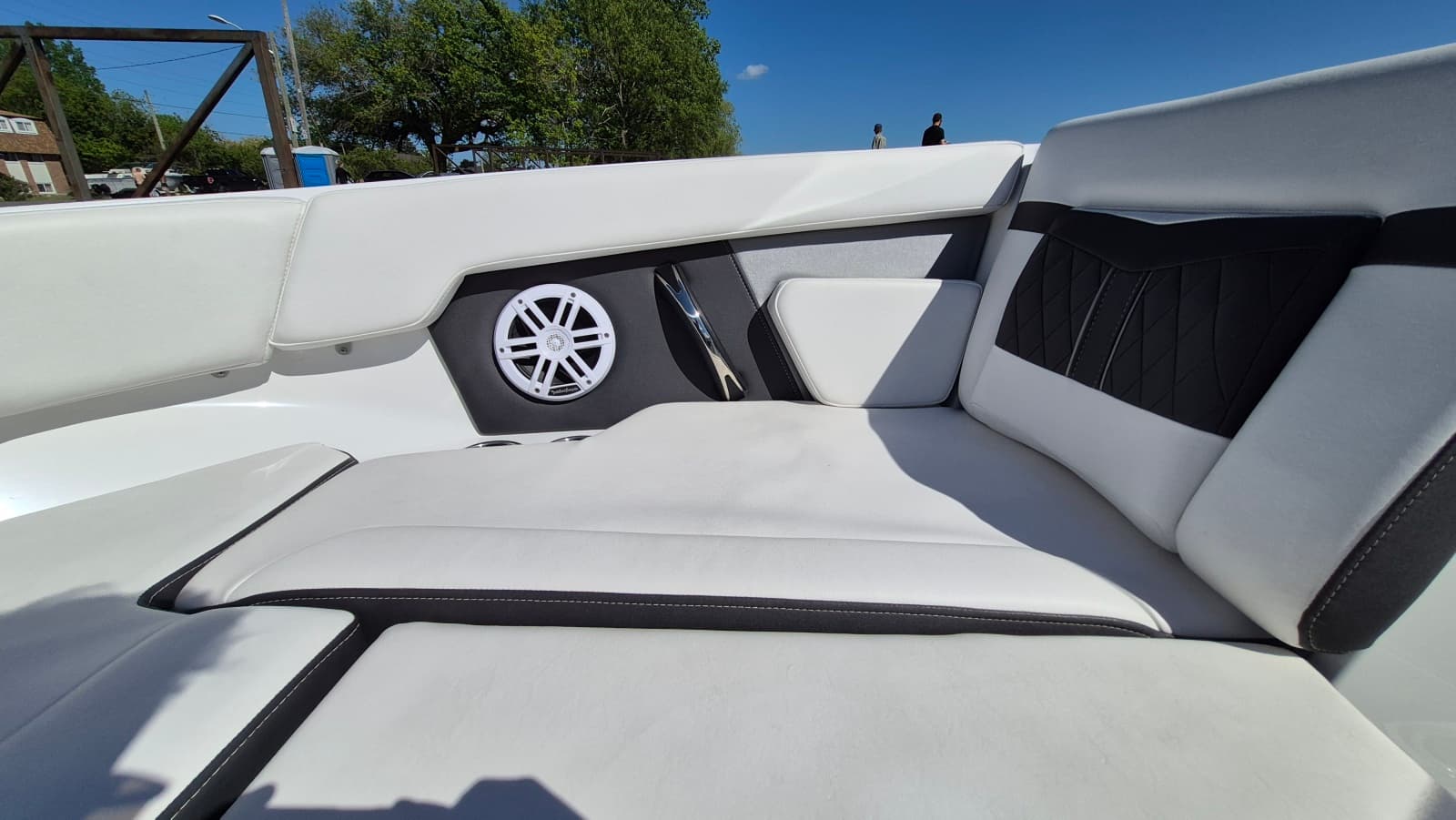 2022 Monterey M20 - Photo 28
