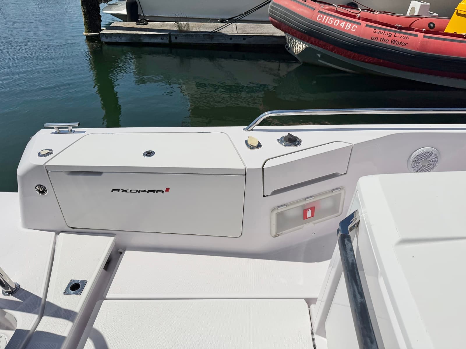 2020 Axopar 37 XC - Photo 12