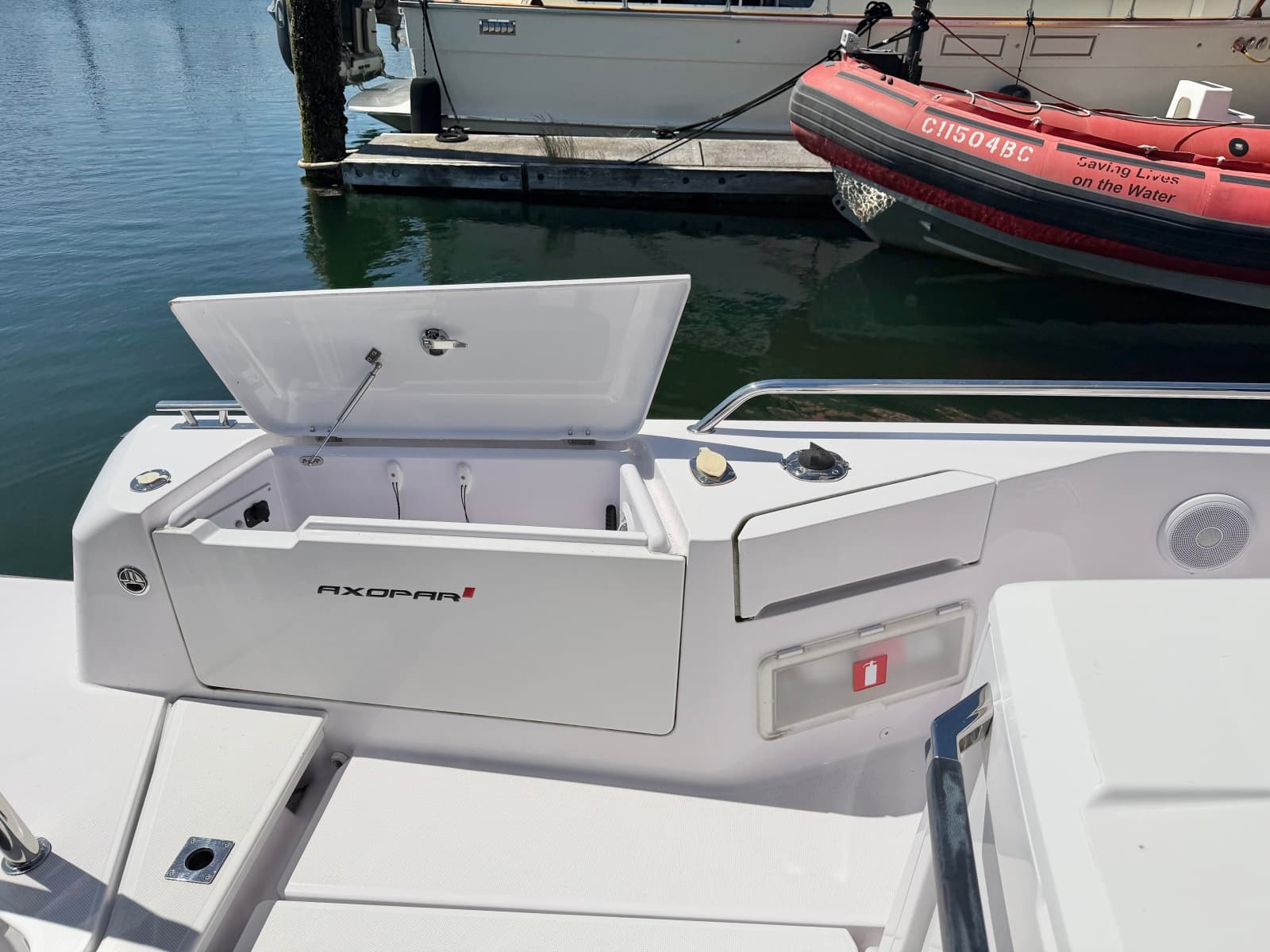 2020 Axopar 37 XC - Photo 13