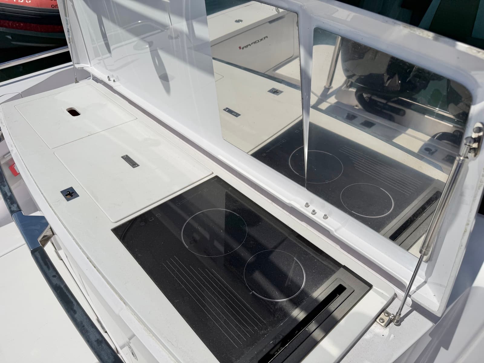 2020 Axopar 37 XC - Photo 16