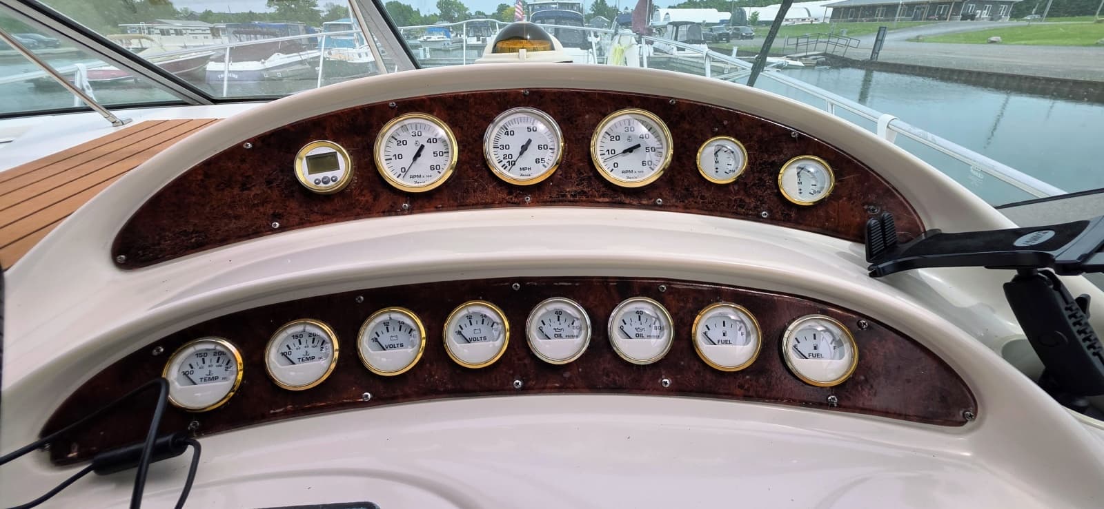 1999 Monterey 322 CR - Photo 15