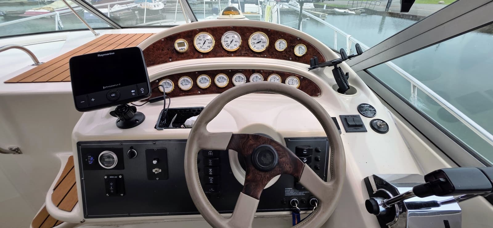 1999 Monterey 322 CR - Photo 14