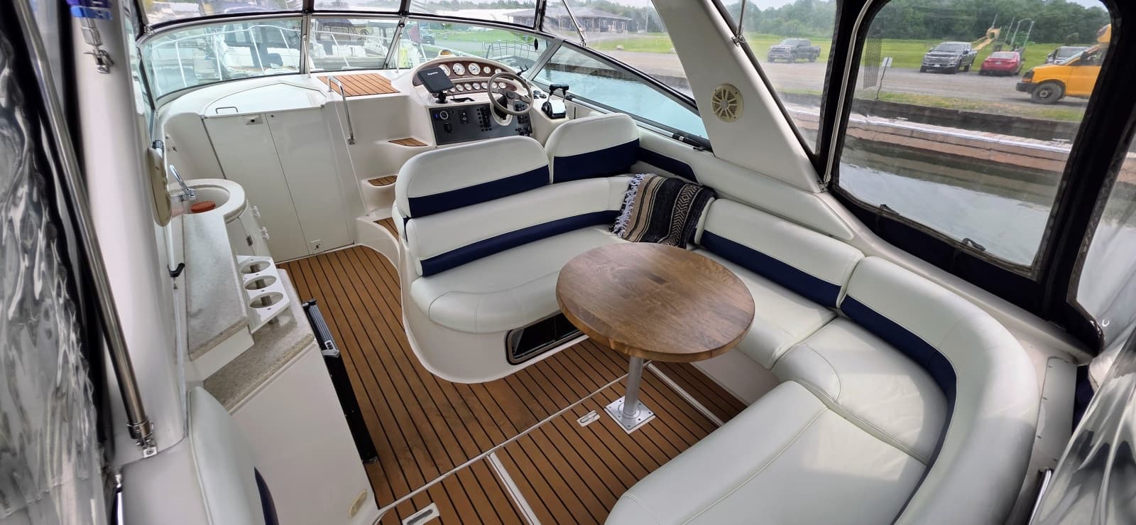 1999 Monterey 322 CR - Photo 8