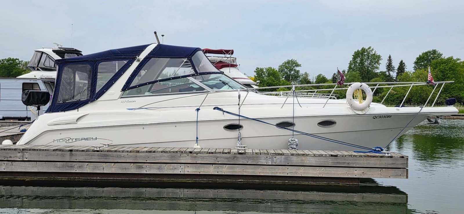 1999 Monterey 322 CR - Photo 2