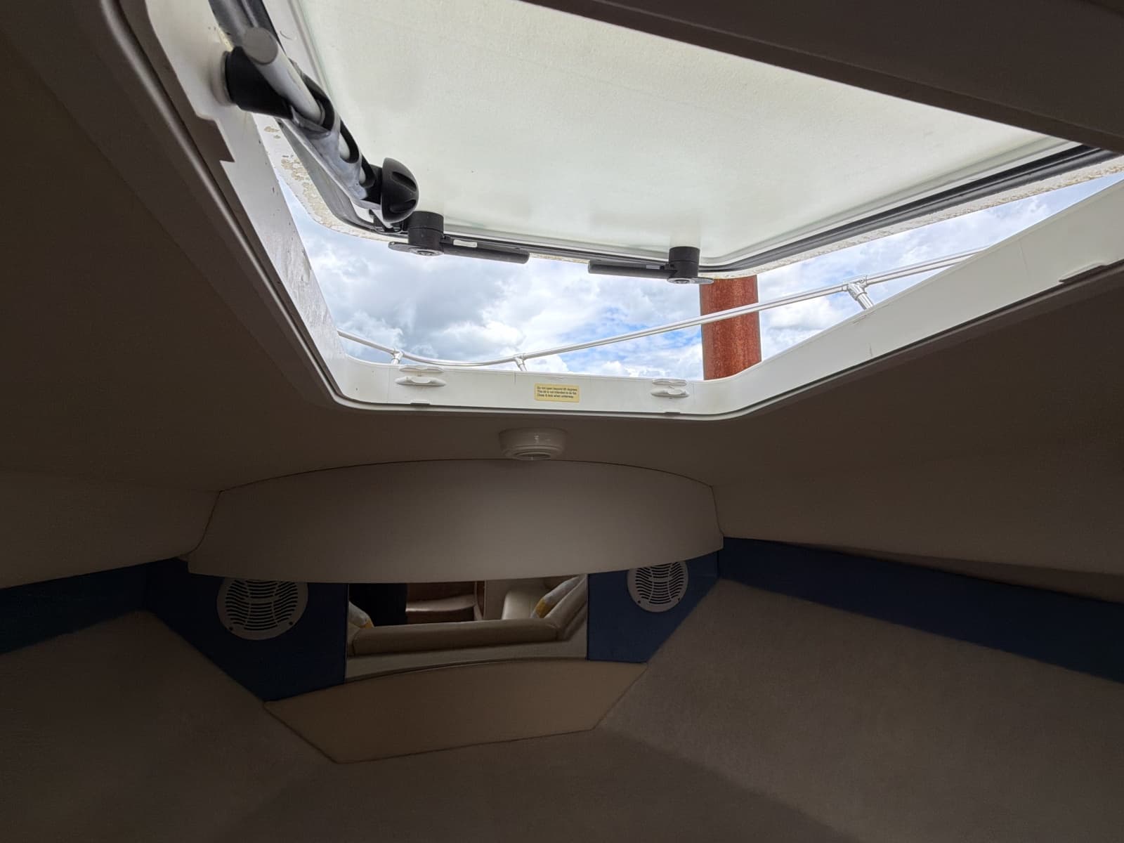 2007 Bayliner 245 - Photo 20