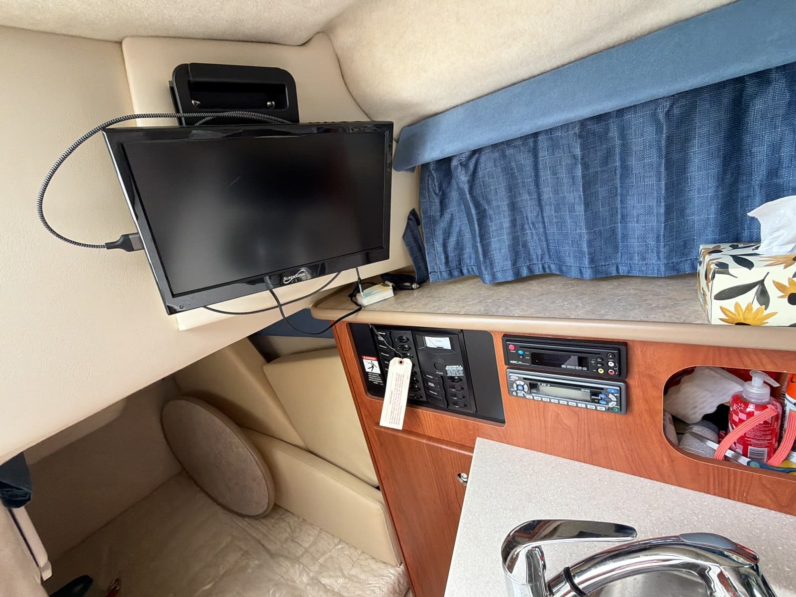 2007 Bayliner 245 - Photo 23