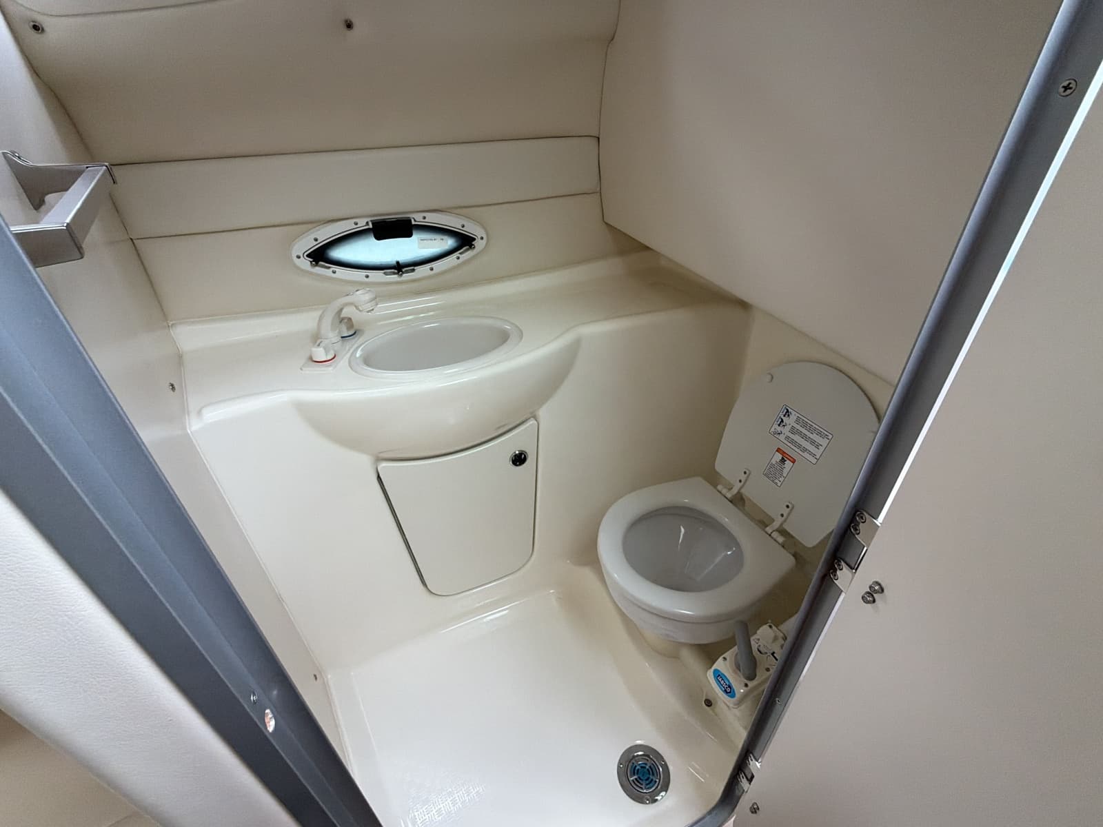 2007 Bayliner 245 - Photo 32