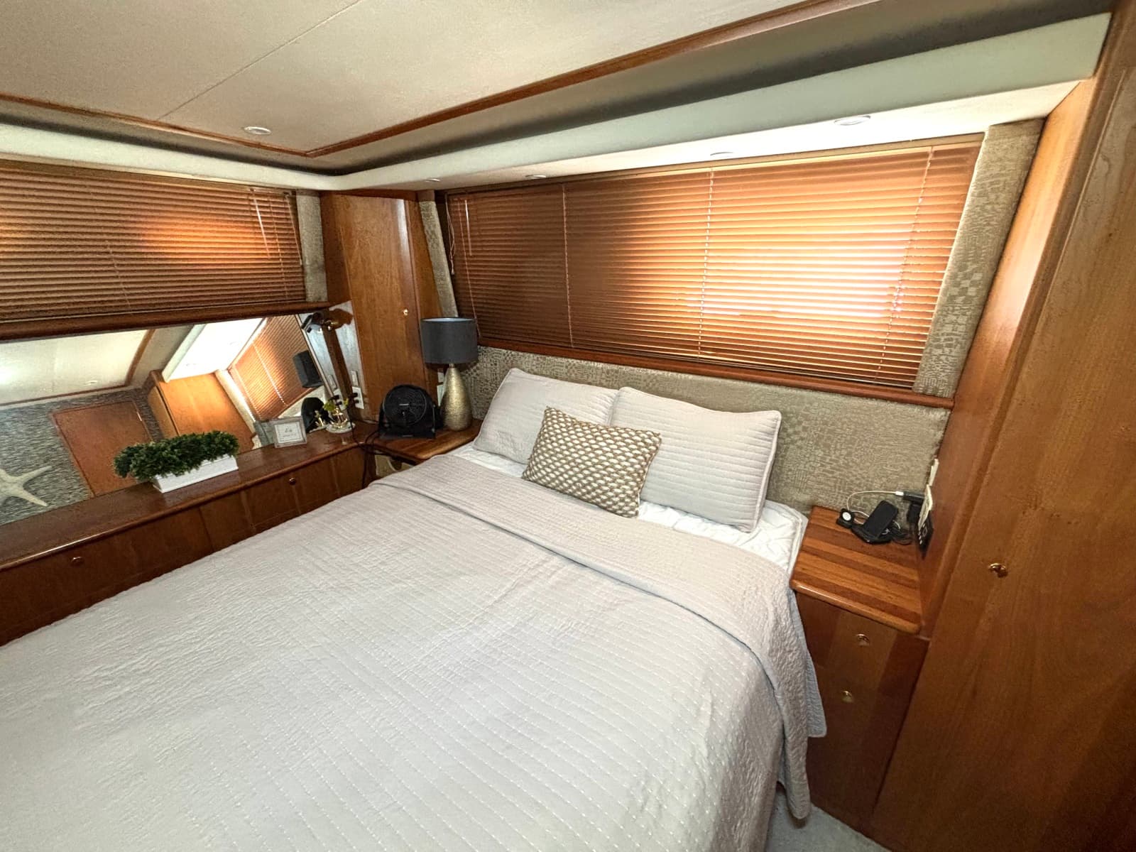 1999 Silverton 453 Motor Yacht - Photo 42