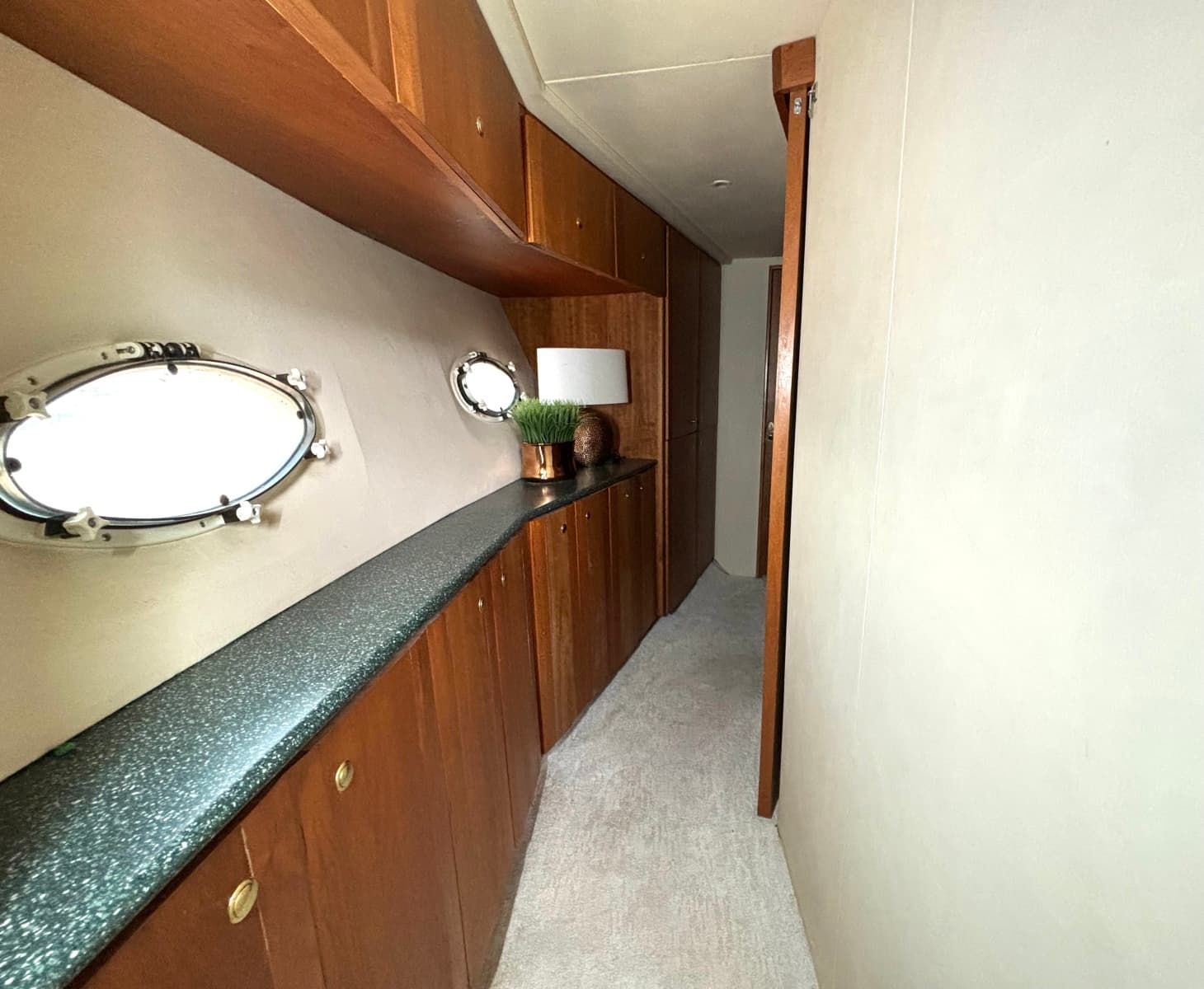 1999 Silverton 453 Motor Yacht - Photo 48