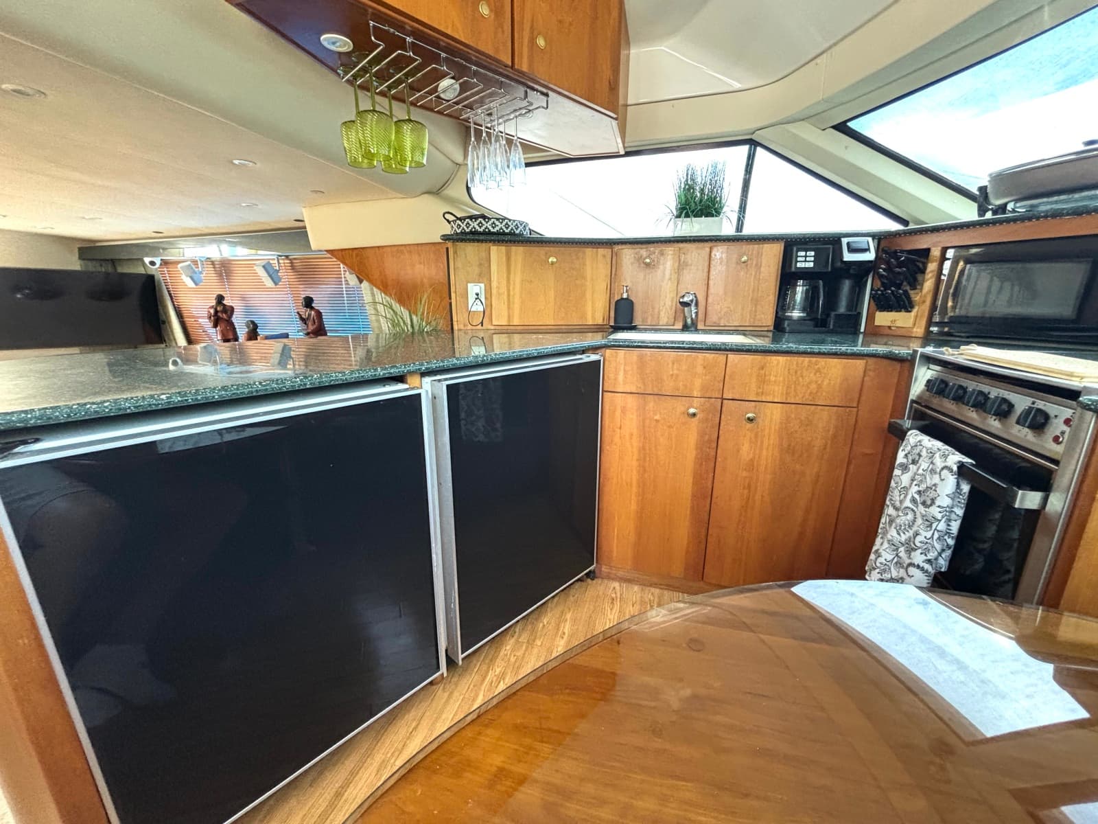 1999 Silverton 453 Motor Yacht - Photo 40