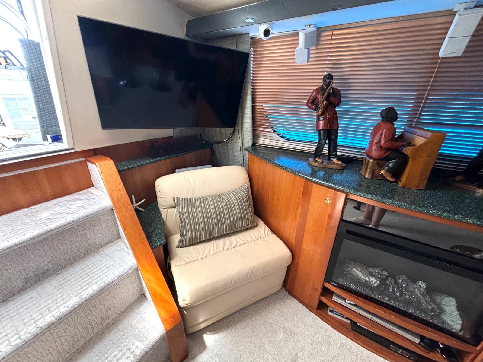 1999 Silverton 453 Motor Yacht - Photo 34