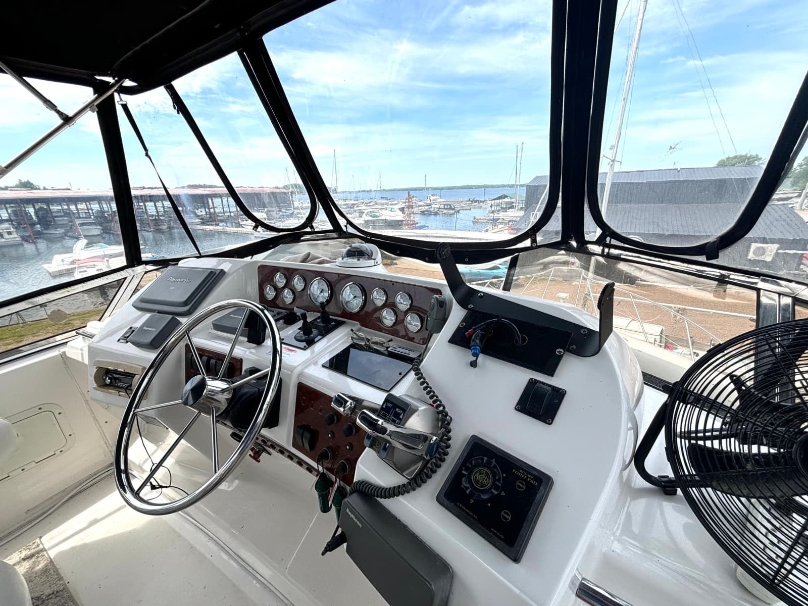 1999 Silverton 453 Motor Yacht - Photo 15