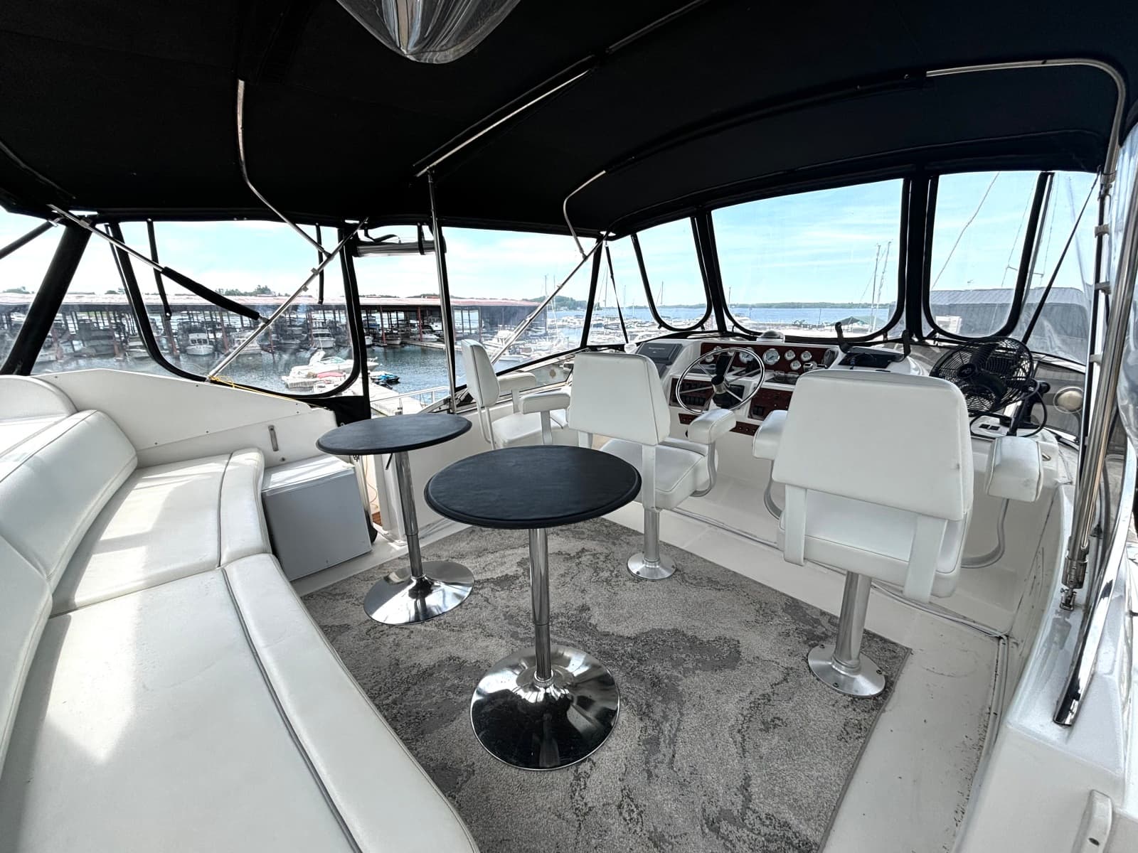 1999 Silverton 453 Motor Yacht - Photo 10