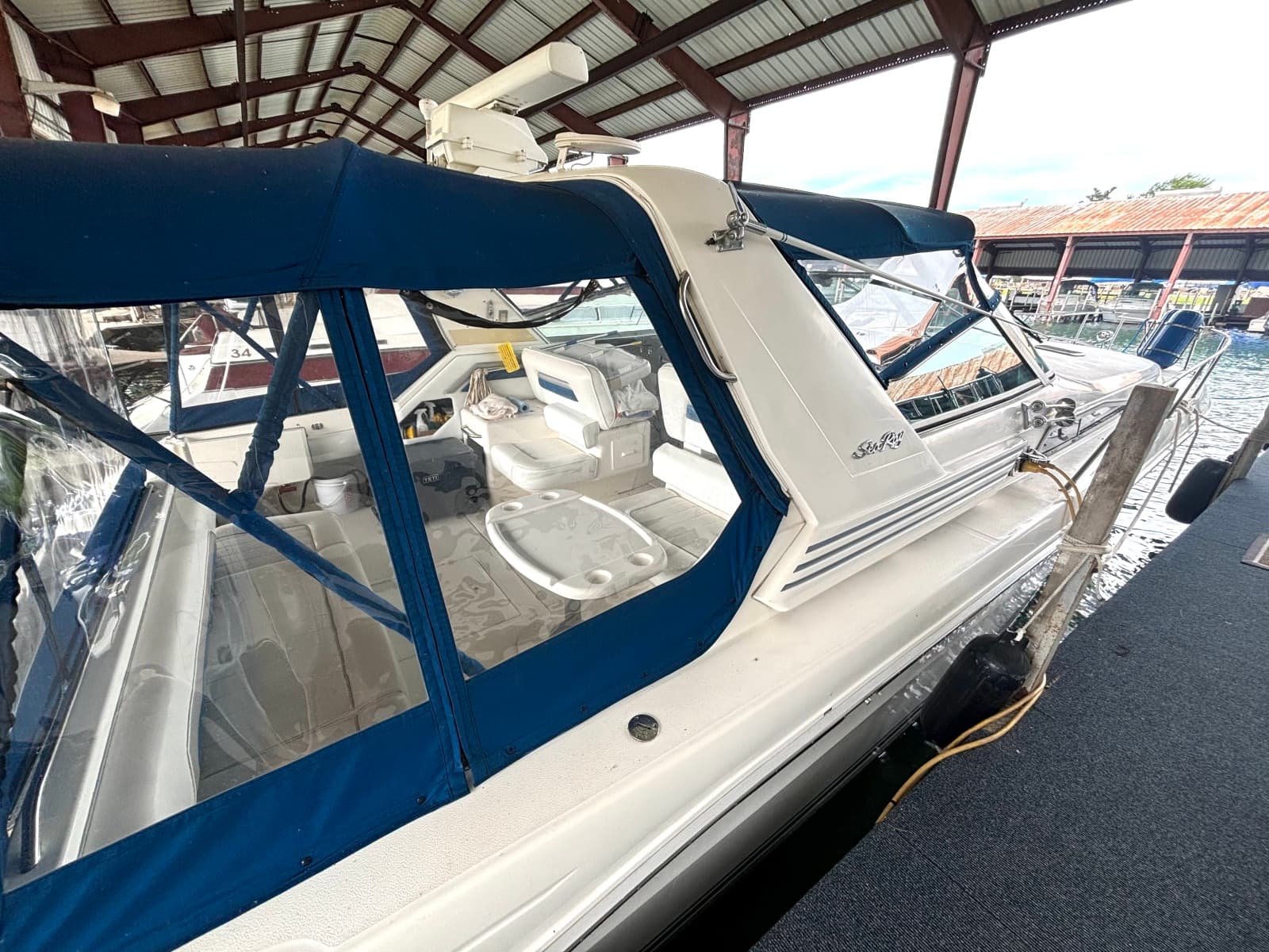 1991 Sea Ray 400 Express Cruiser - Photo 2