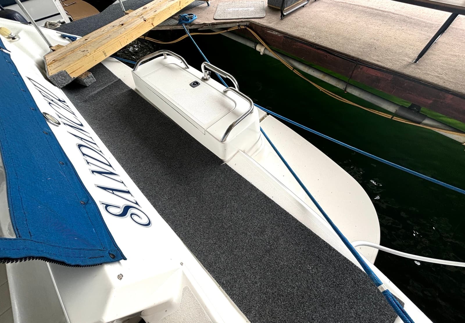 1991 Sea Ray 400 Express Cruiser - Photo 12