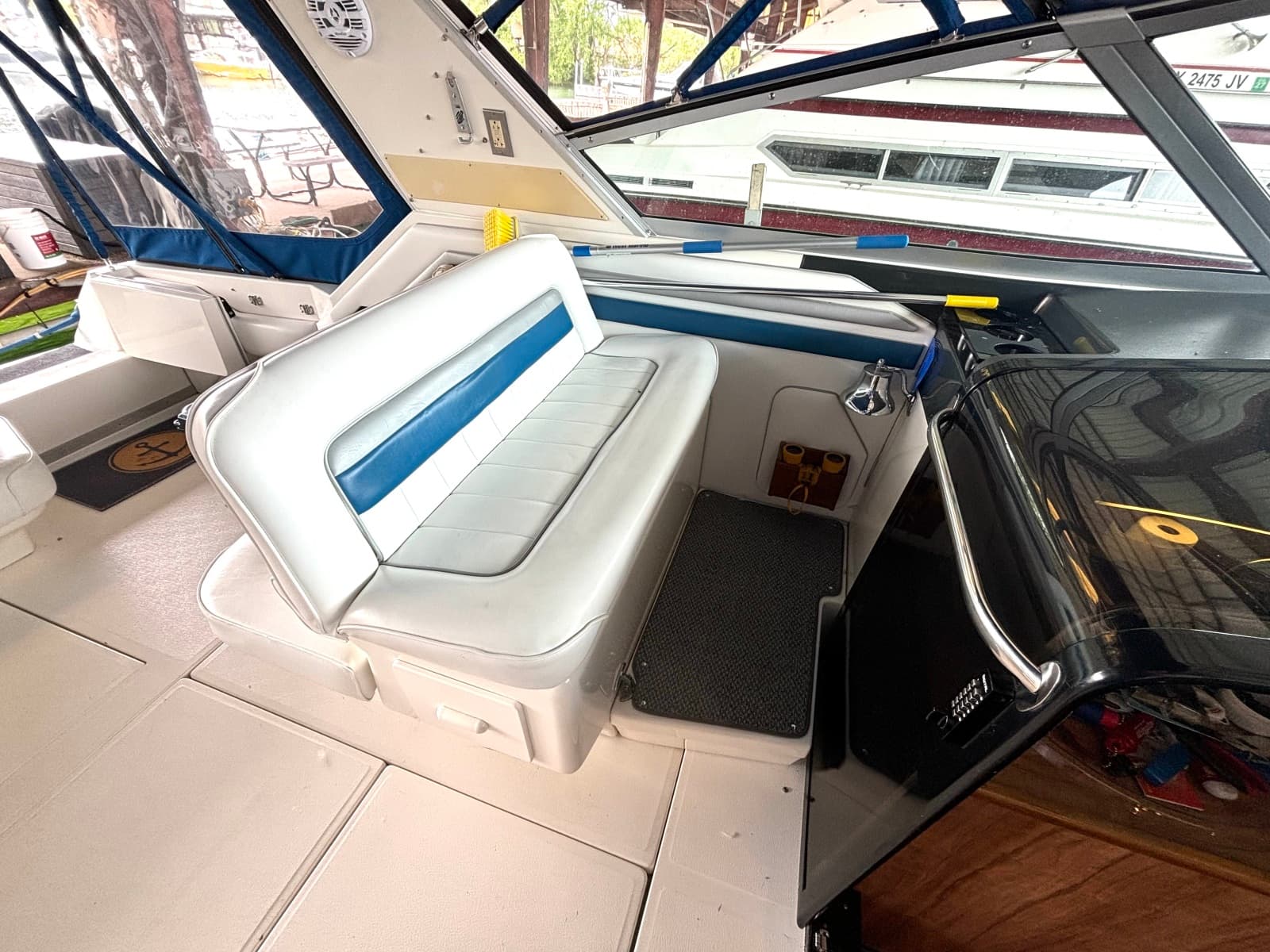 1991 Sea Ray 400 Express Cruiser - Photo 20