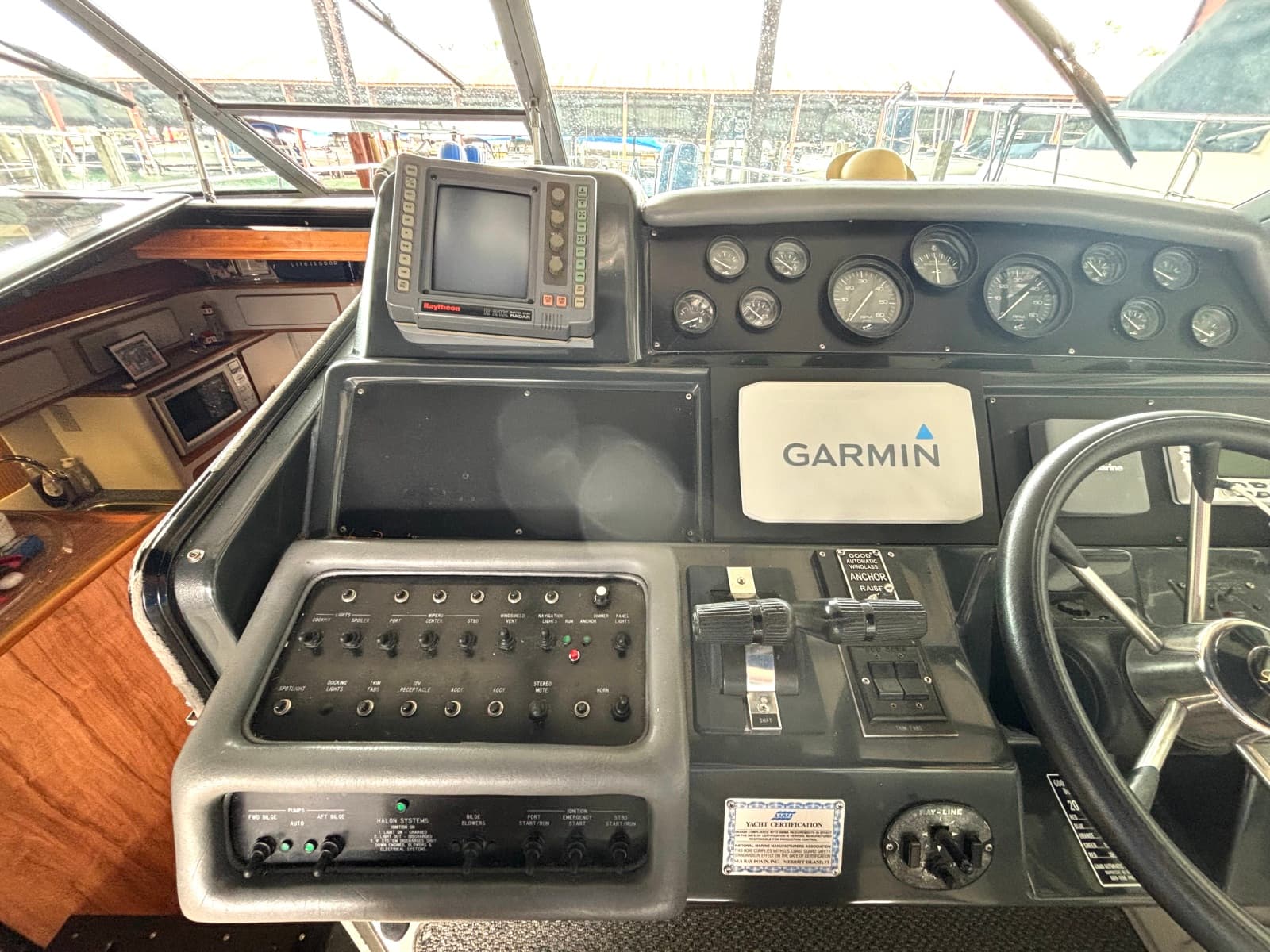 1991 Sea Ray 400 Express Cruiser - Photo 23