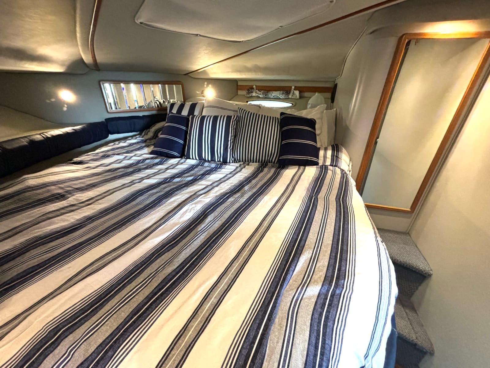 1991 Sea Ray 400 Express Cruiser - Photo 35