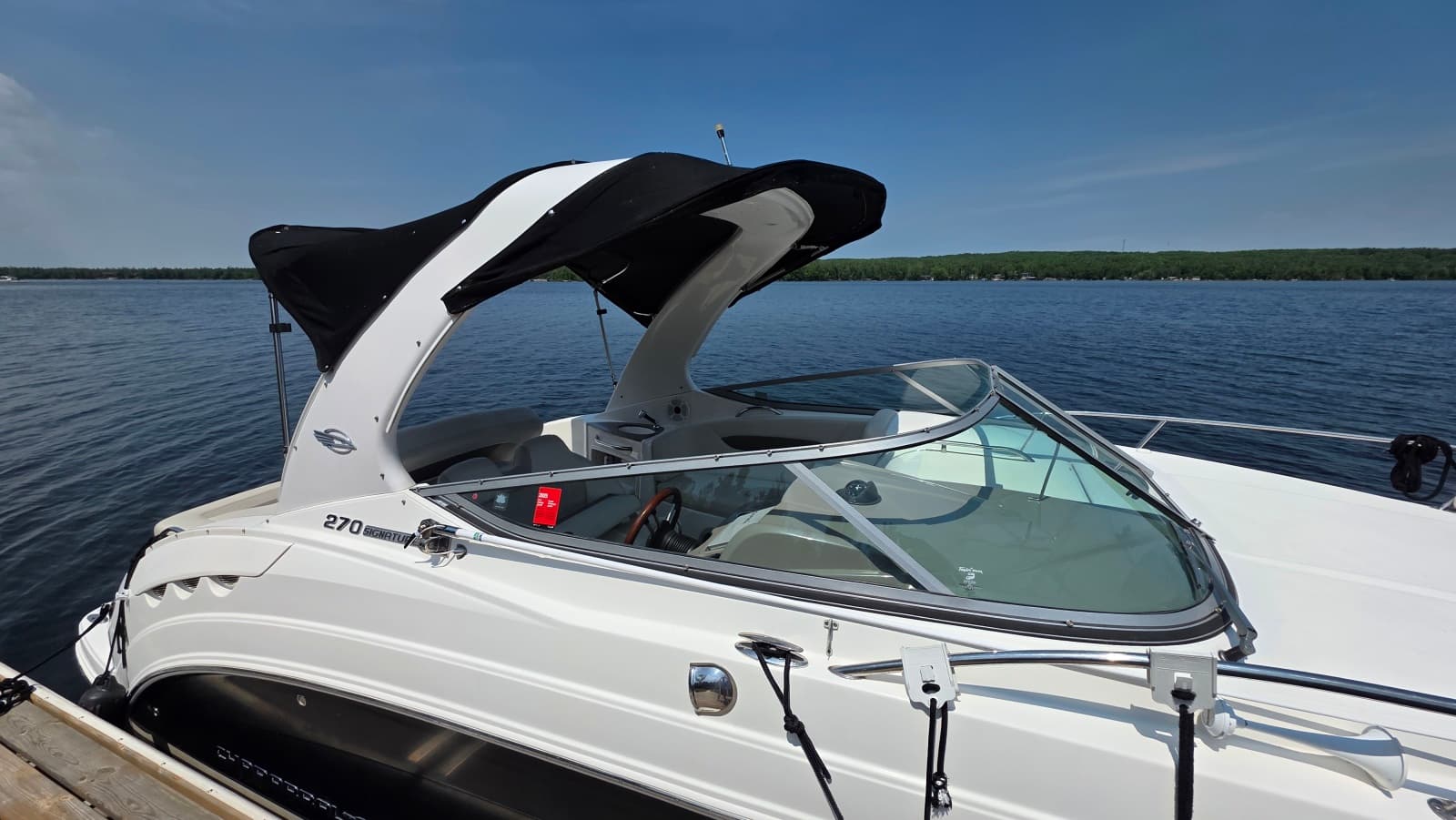 2011 Chaparral 270 Signature - Photo 2