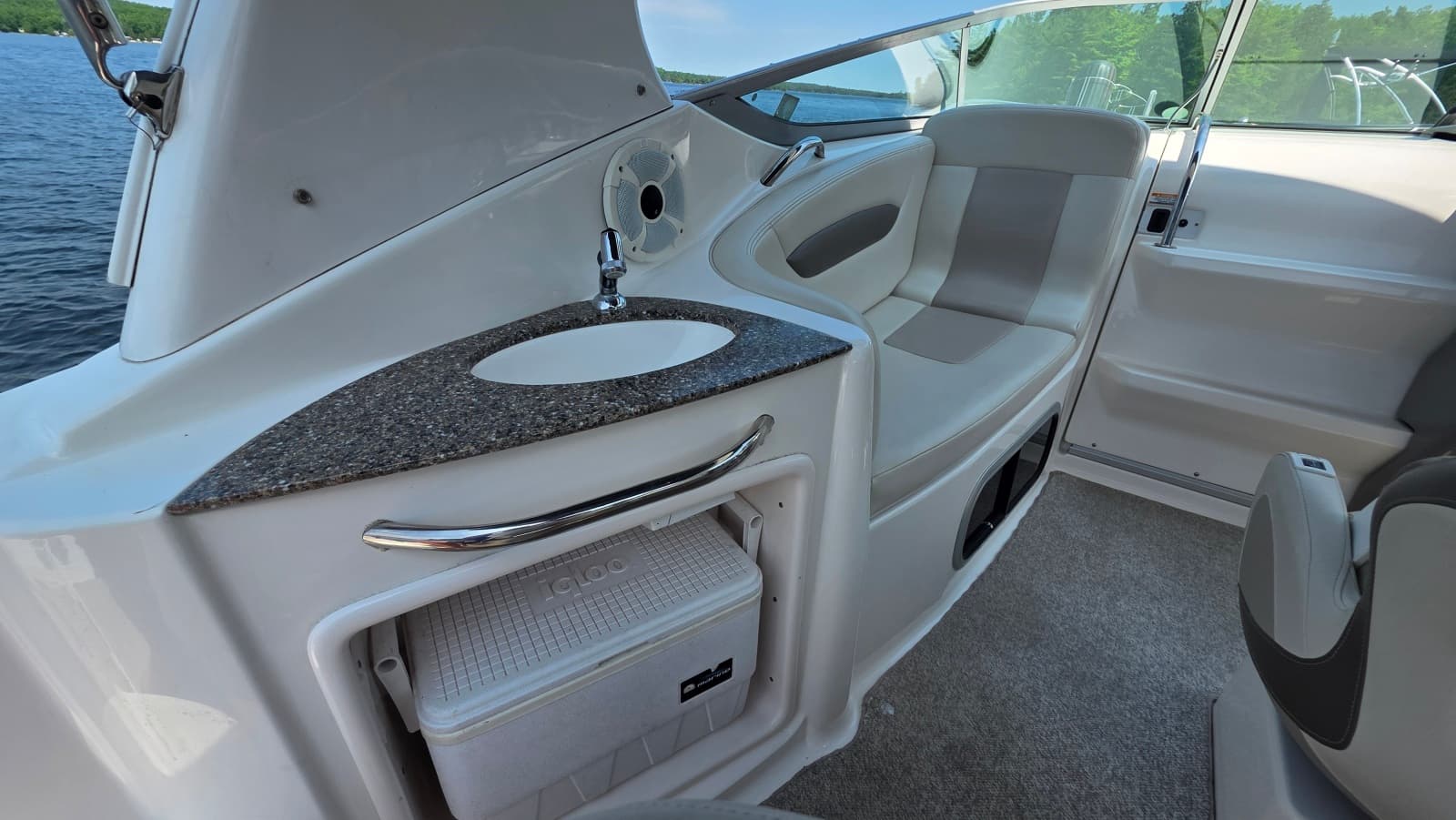 2011 Chaparral 270 Signature - Photo 10