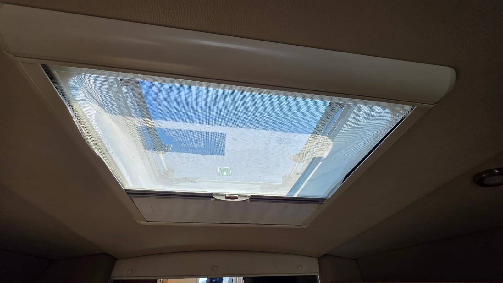 2011 Chaparral 270 Signature - Photo 38
