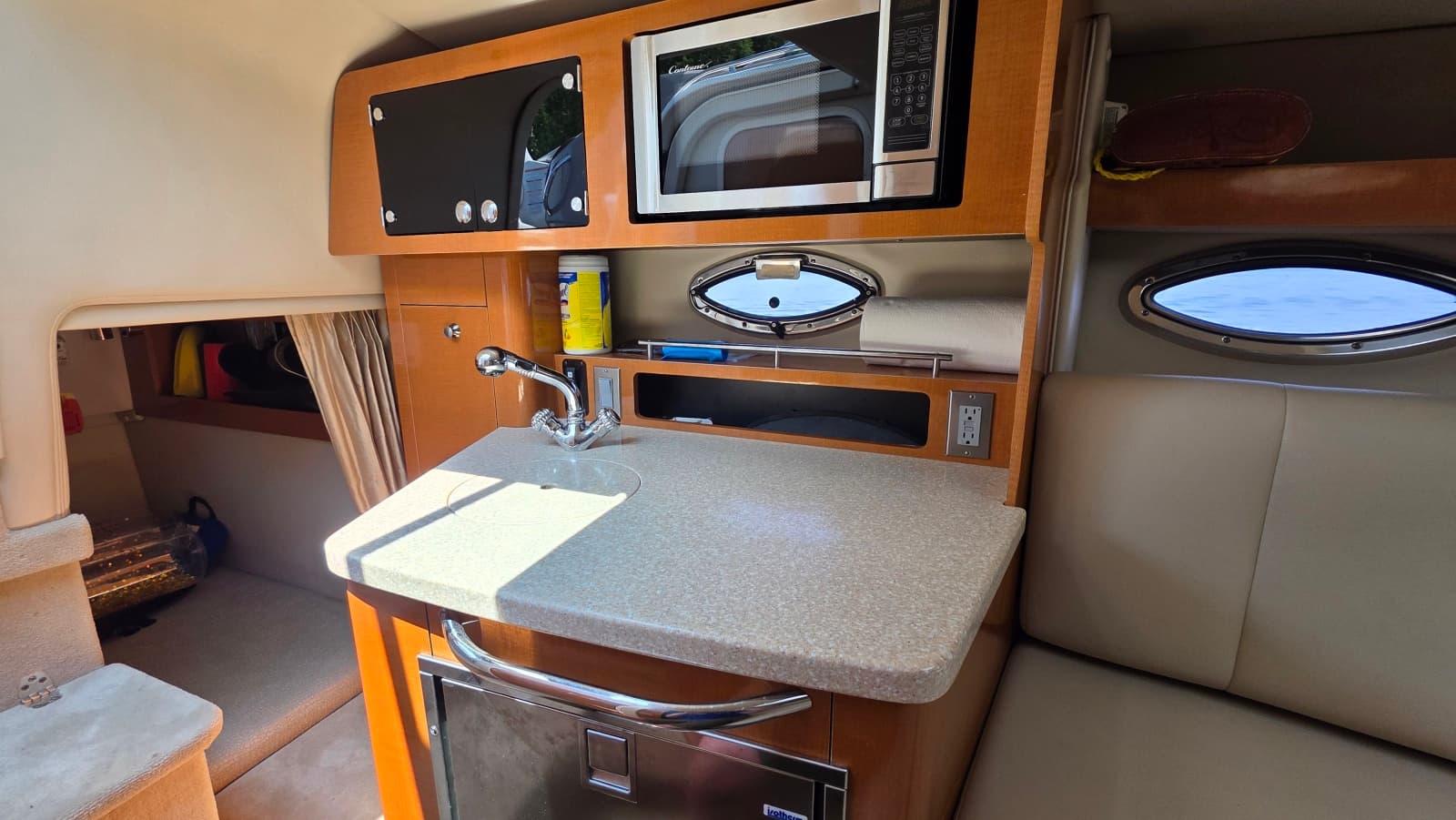 2011 Chaparral 270 Signature - Photo 40