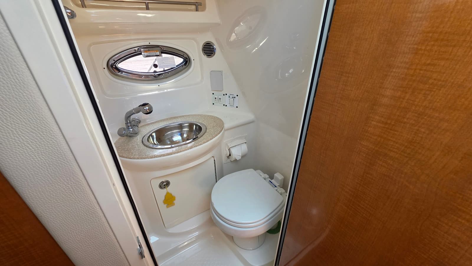 2011 Chaparral 270 Signature - Photo 49