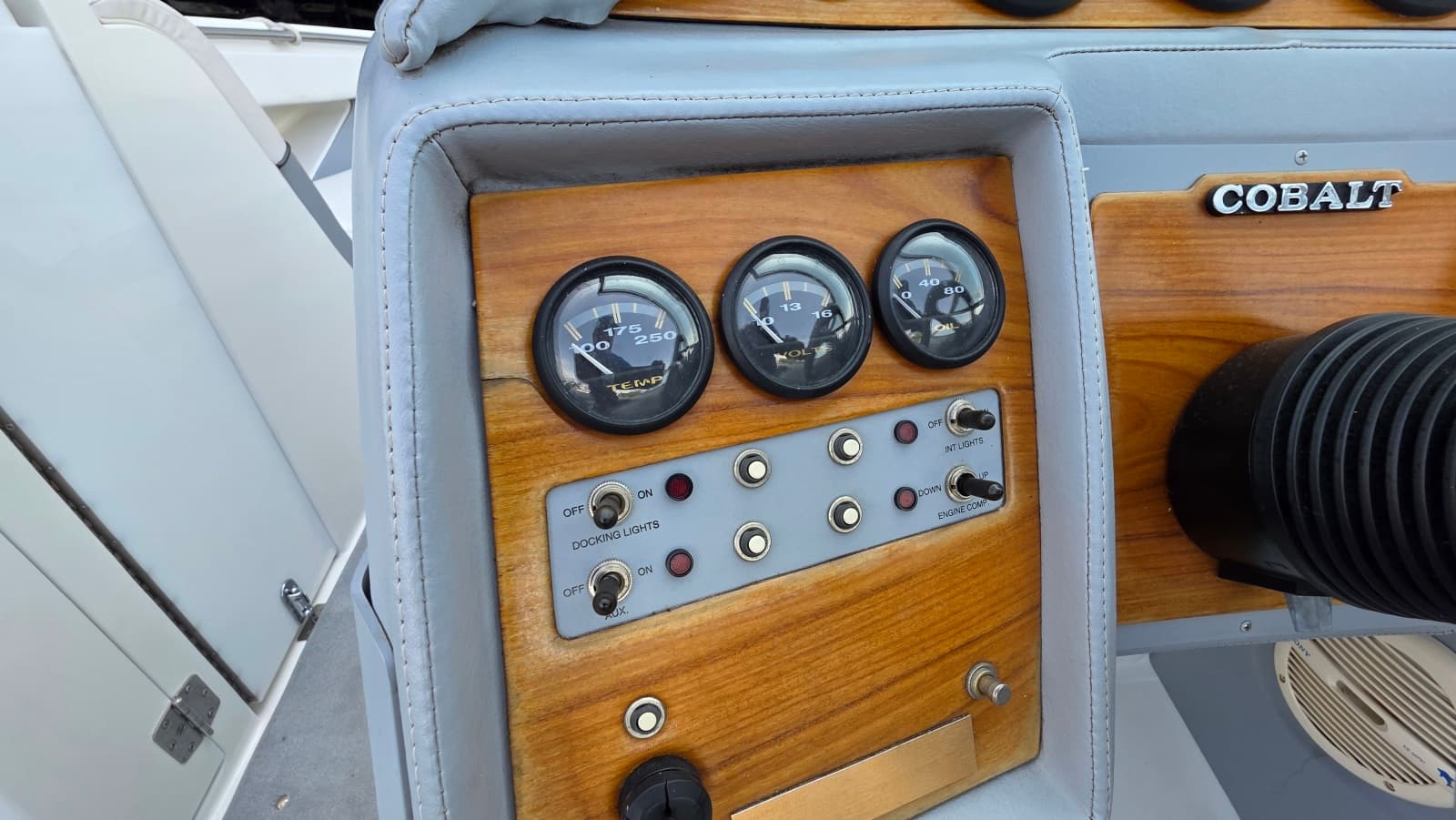 1999 Cobalt 252BR - Photo 23