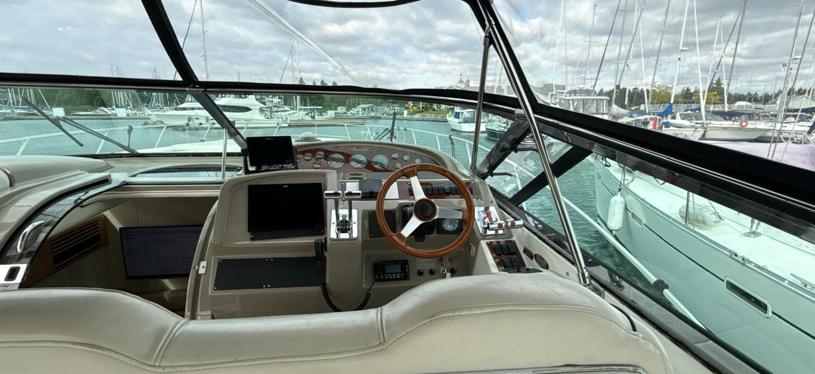 1998 Bayliner 4085 Avanti - Photo 28