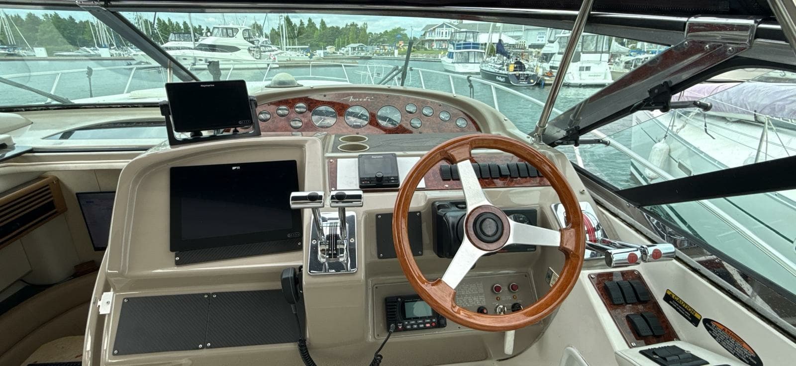 1998 Bayliner 4085 Avanti - Photo 29