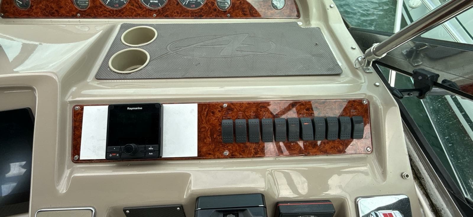1998 Bayliner 4085 Avanti - Photo 33