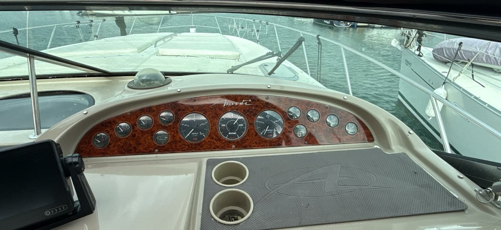 1998 Bayliner 4085 Avanti - Photo 34