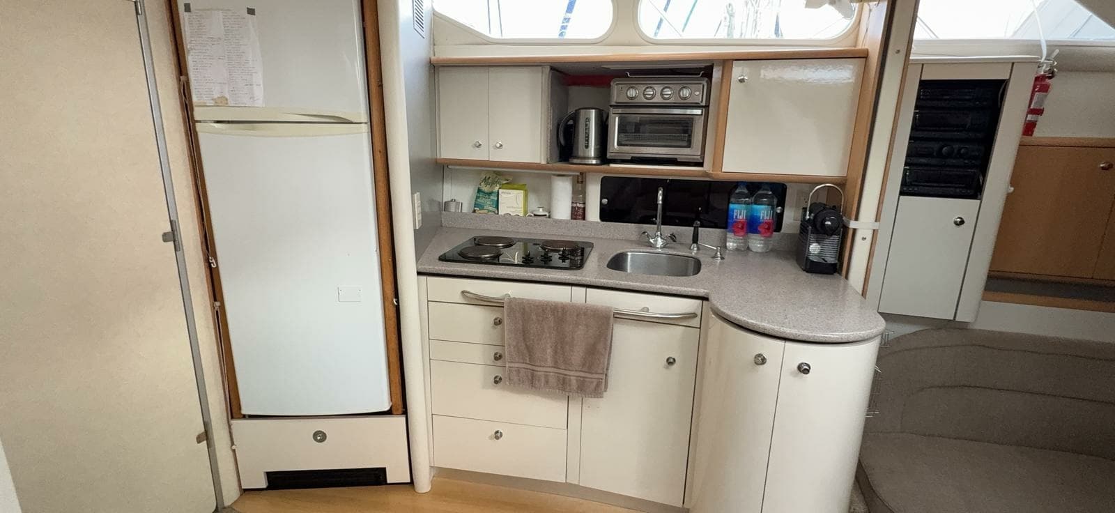 1998 Bayliner 4085 Avanti - Photo 49