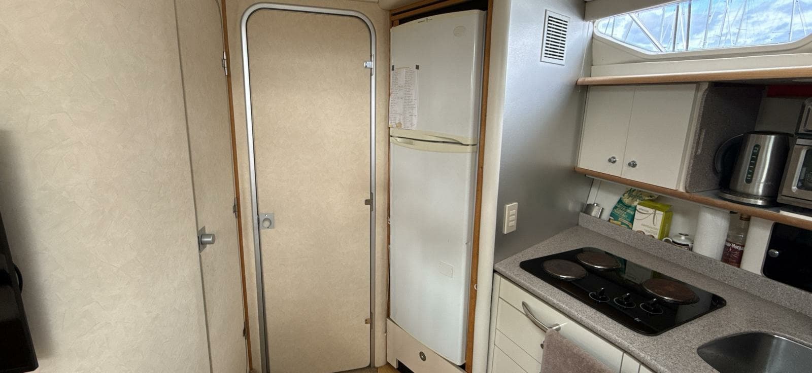 1998 Bayliner 4085 Avanti - Photo 53