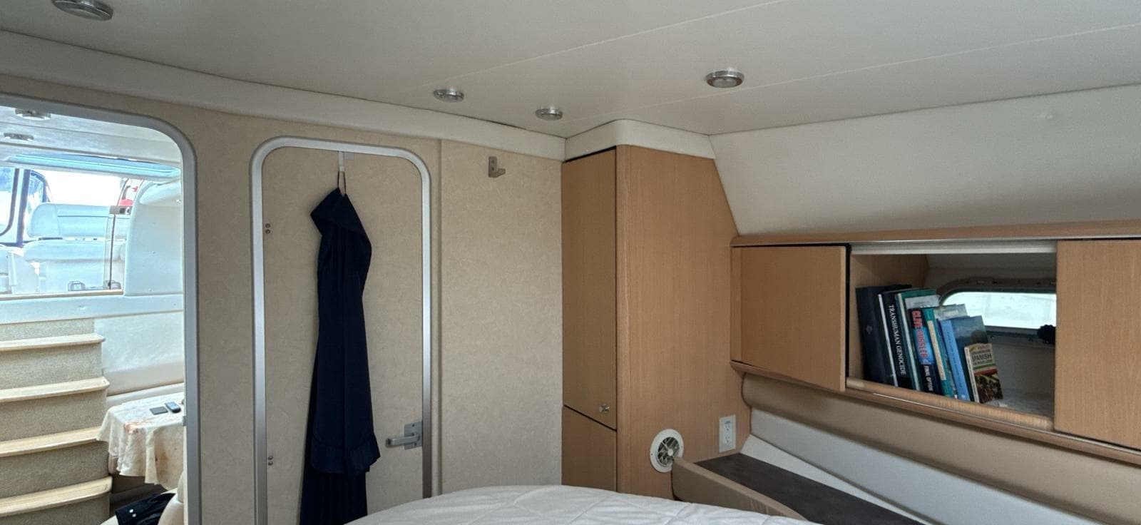 1998 Bayliner 4085 Avanti - Photo 59