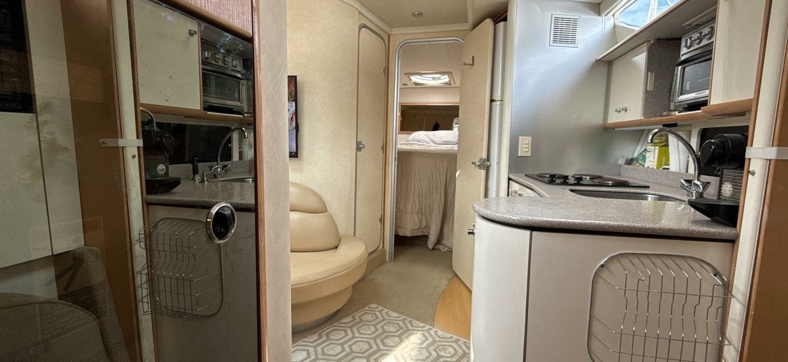 1998 Bayliner 4085 Avanti - Photo 78