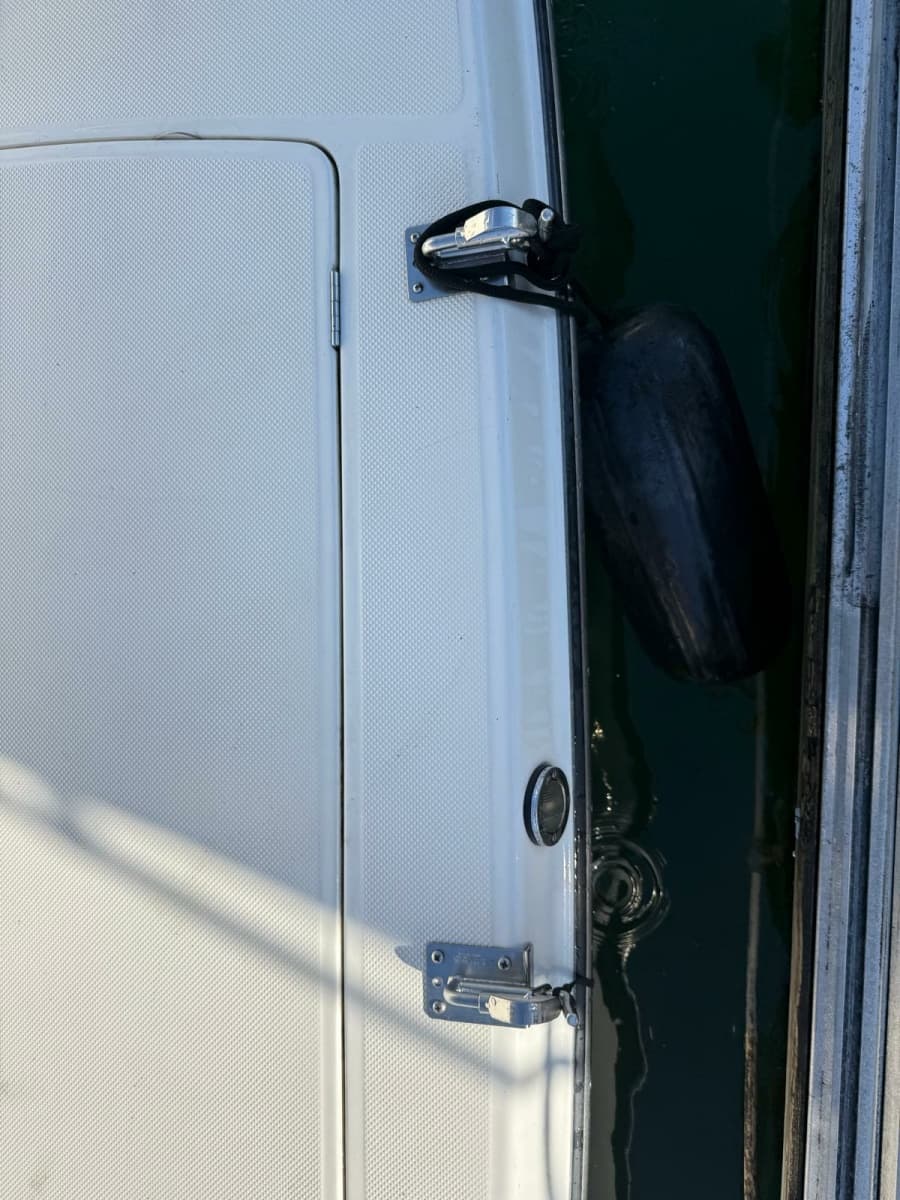 1998 Bayliner 4085 Avanti - Photo 10