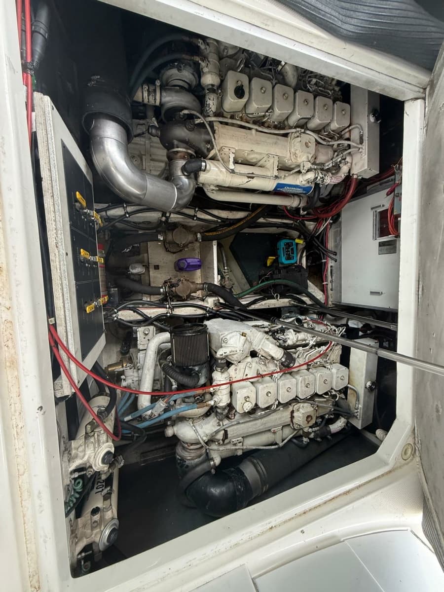 1998 Bayliner 4085 Avanti - Photo 85