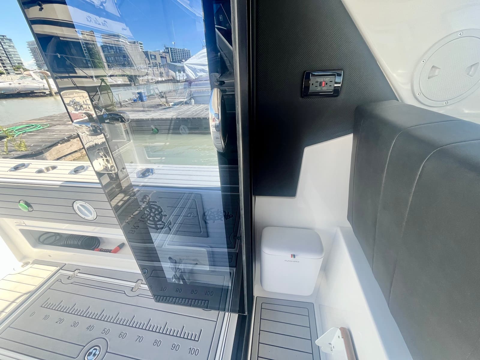2025 Bracewell Commander Sportfisher 27SF - Photo 15
