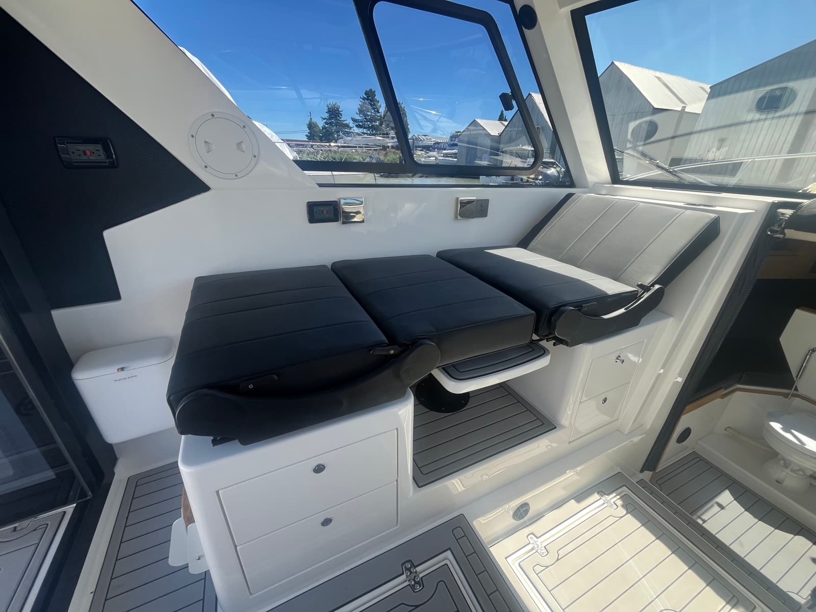 2025 Bracewell Commander Sportfisher 27SF - Photo 18