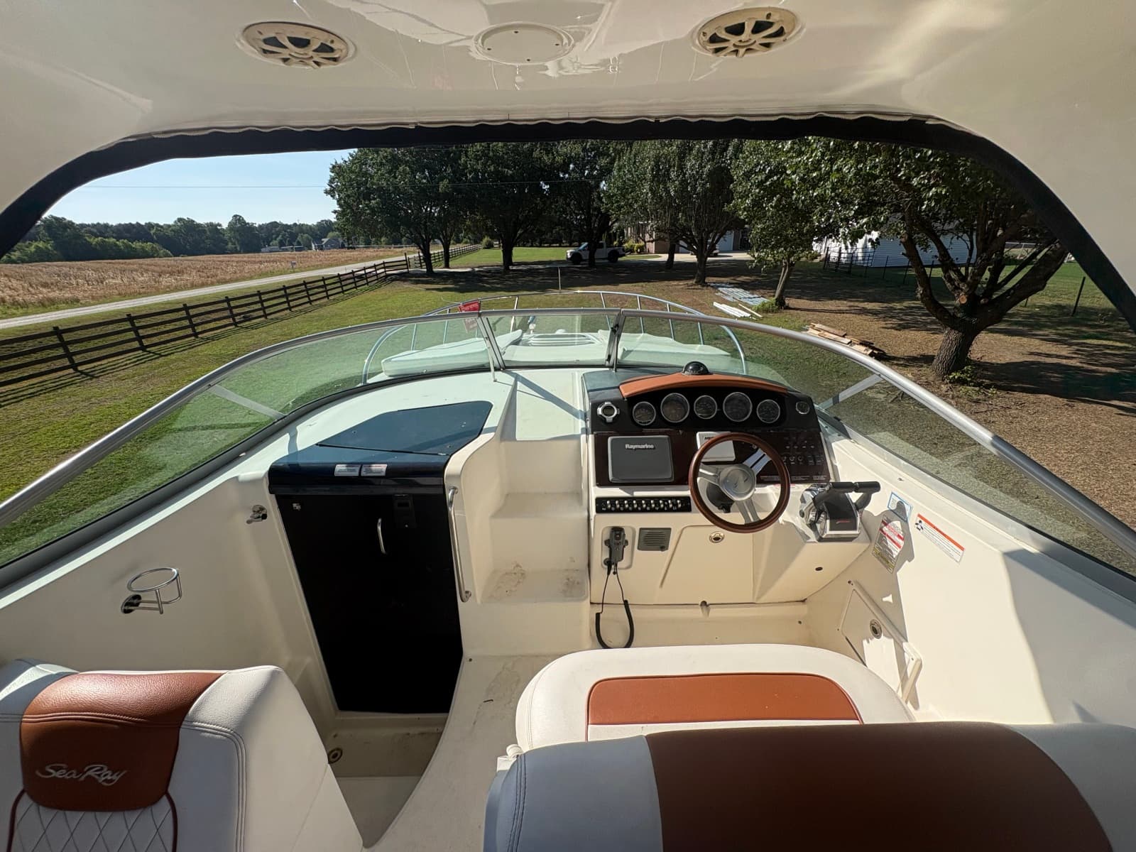 2010 Sea Ray 310 Sundancer - Photo 10