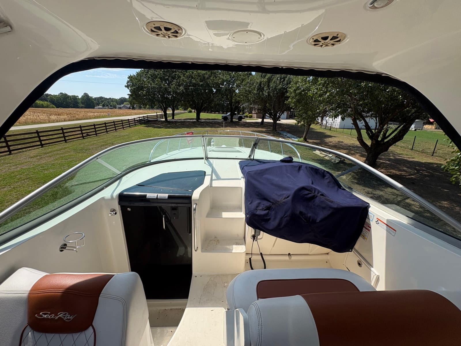 2010 Sea Ray 310 Sundancer - Photo 16