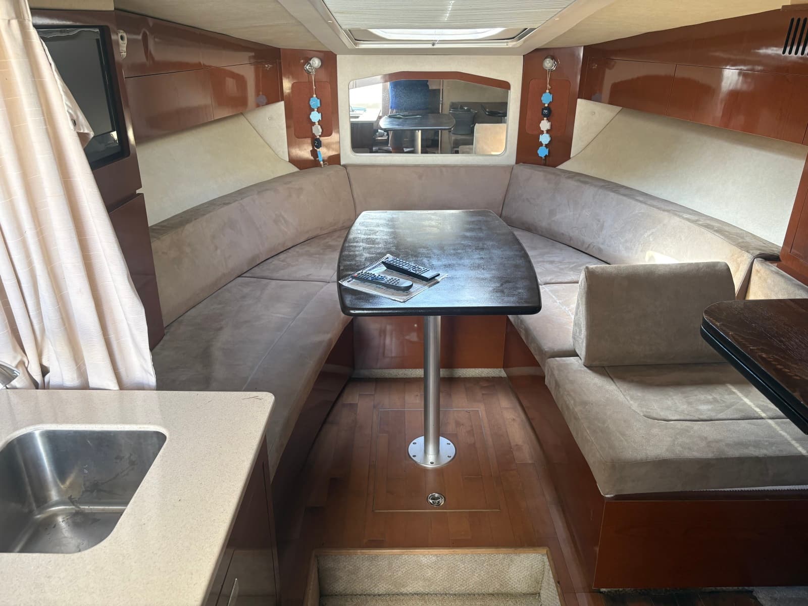 2010 Sea Ray 310 Sundancer - Photo 17