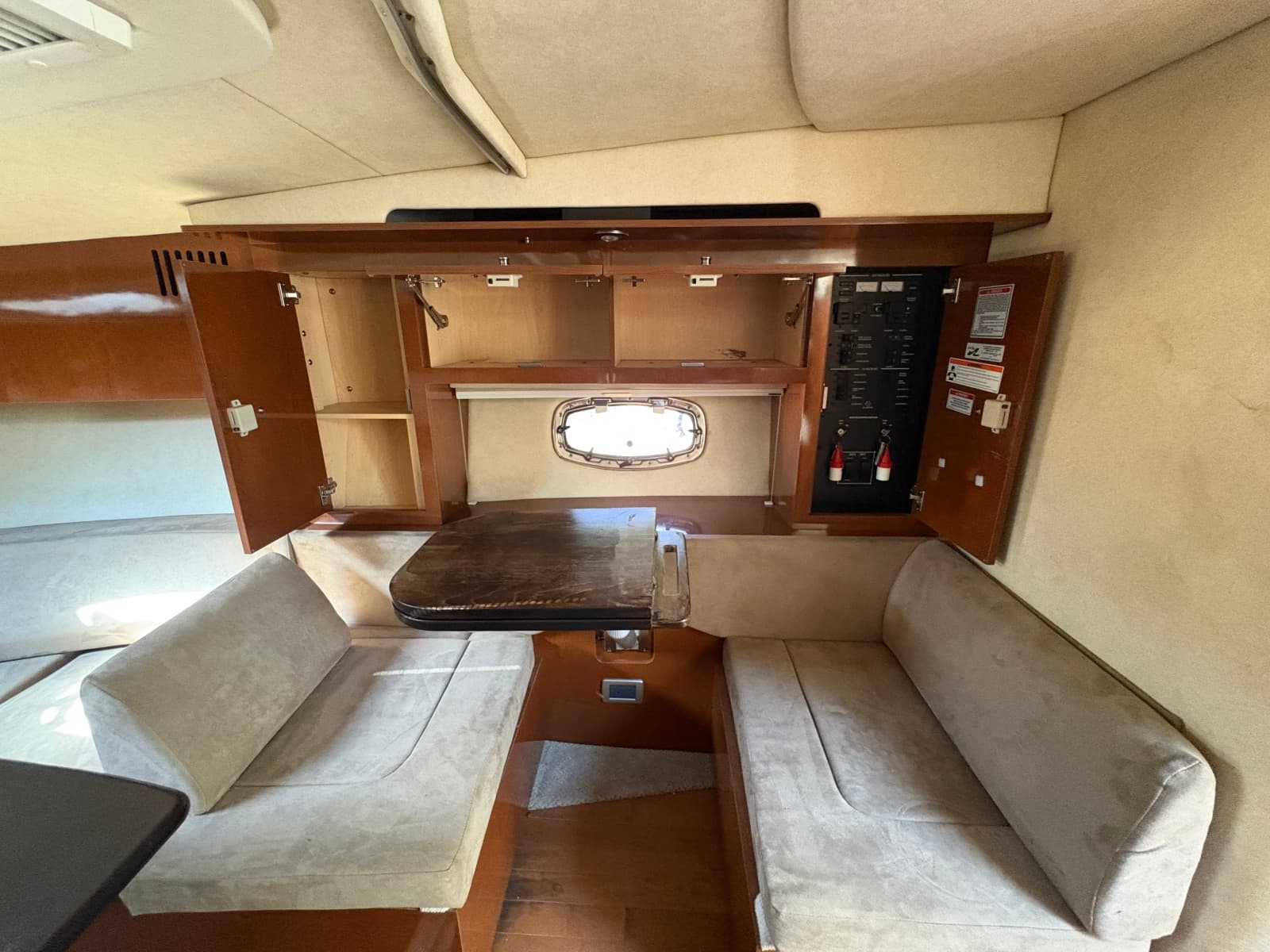 2010 Sea Ray 310 Sundancer - Photo 21