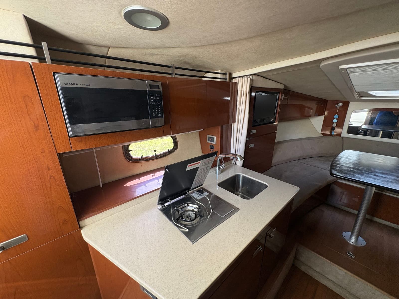 2010 Sea Ray 310 Sundancer - Photo 19