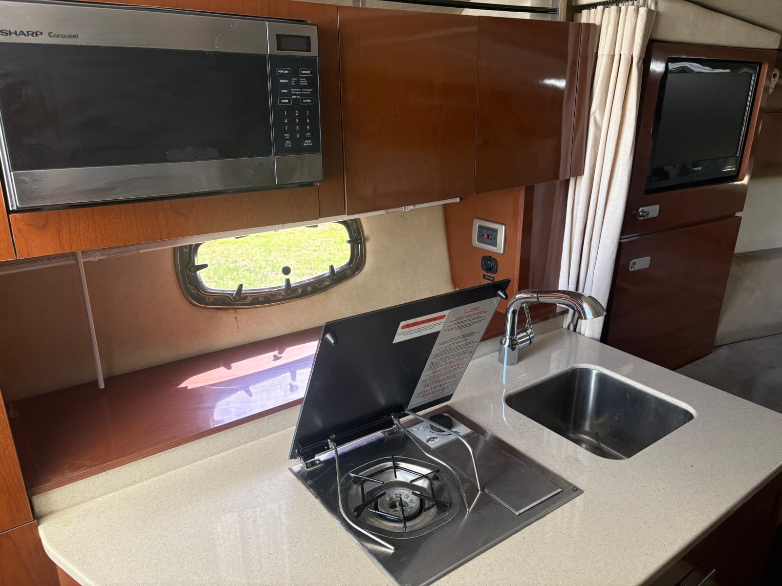 2010 Sea Ray 310 Sundancer - Photo 28
