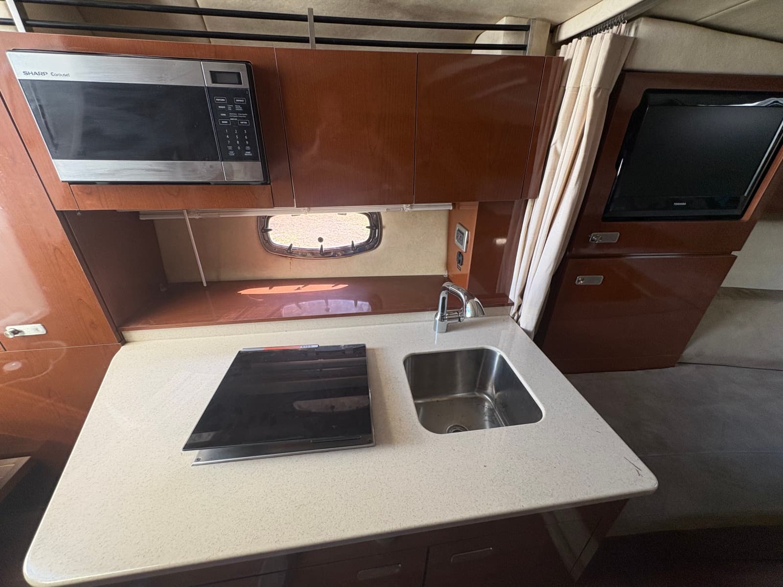 2010 Sea Ray 310 Sundancer - Photo 32